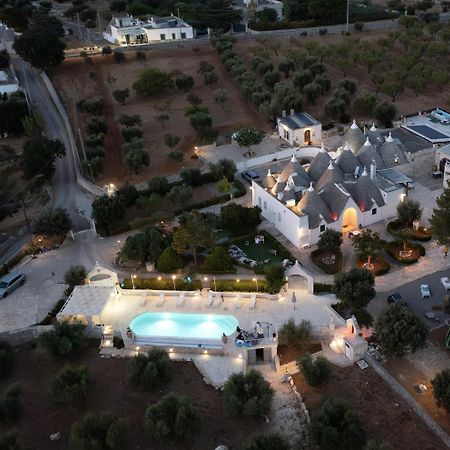 Trullo Degli Anelli In Masseria Cisternino Bagian luar foto