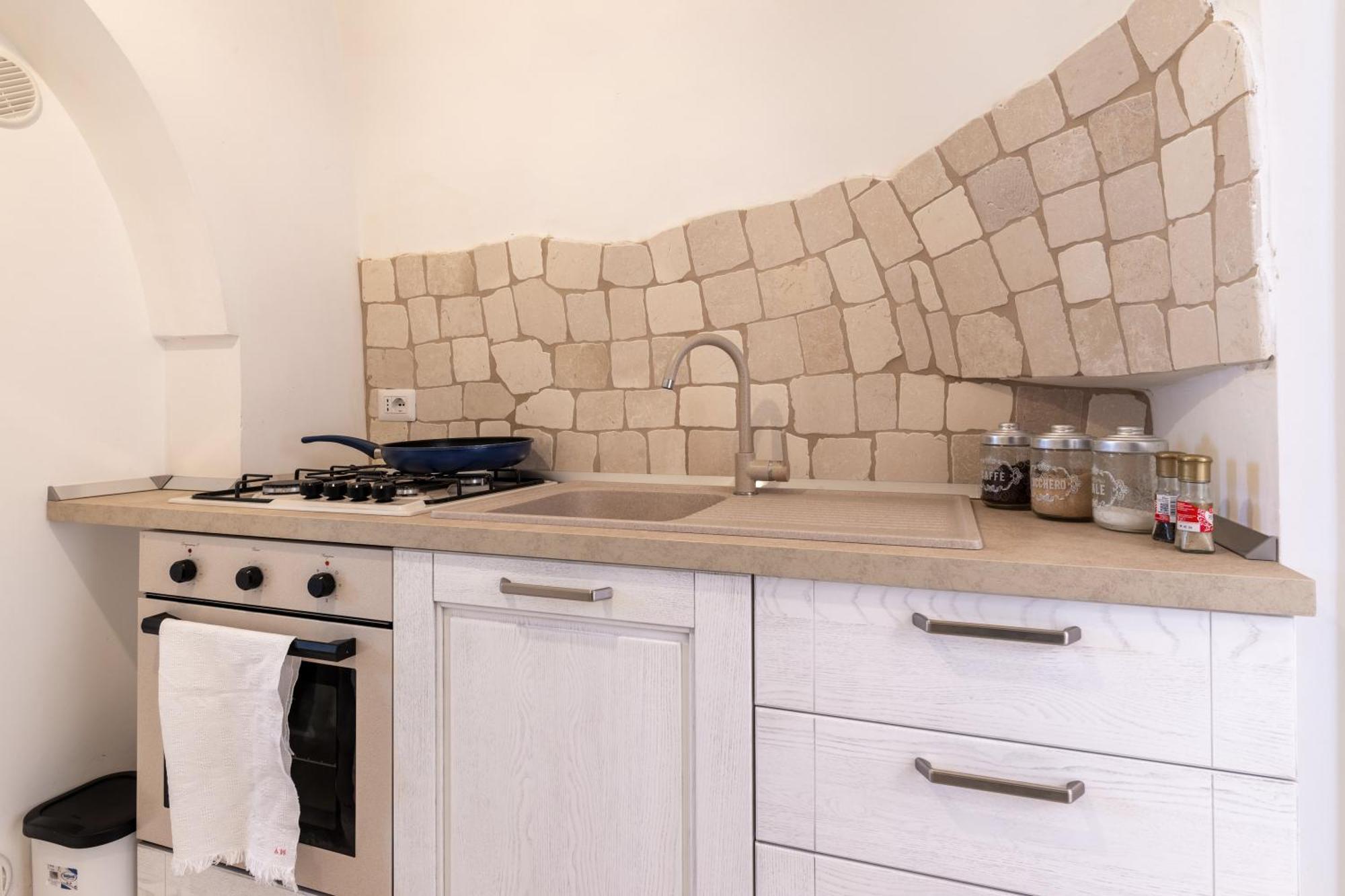 Trullo Degli Anelli In Masseria Cisternino Bagian luar foto
