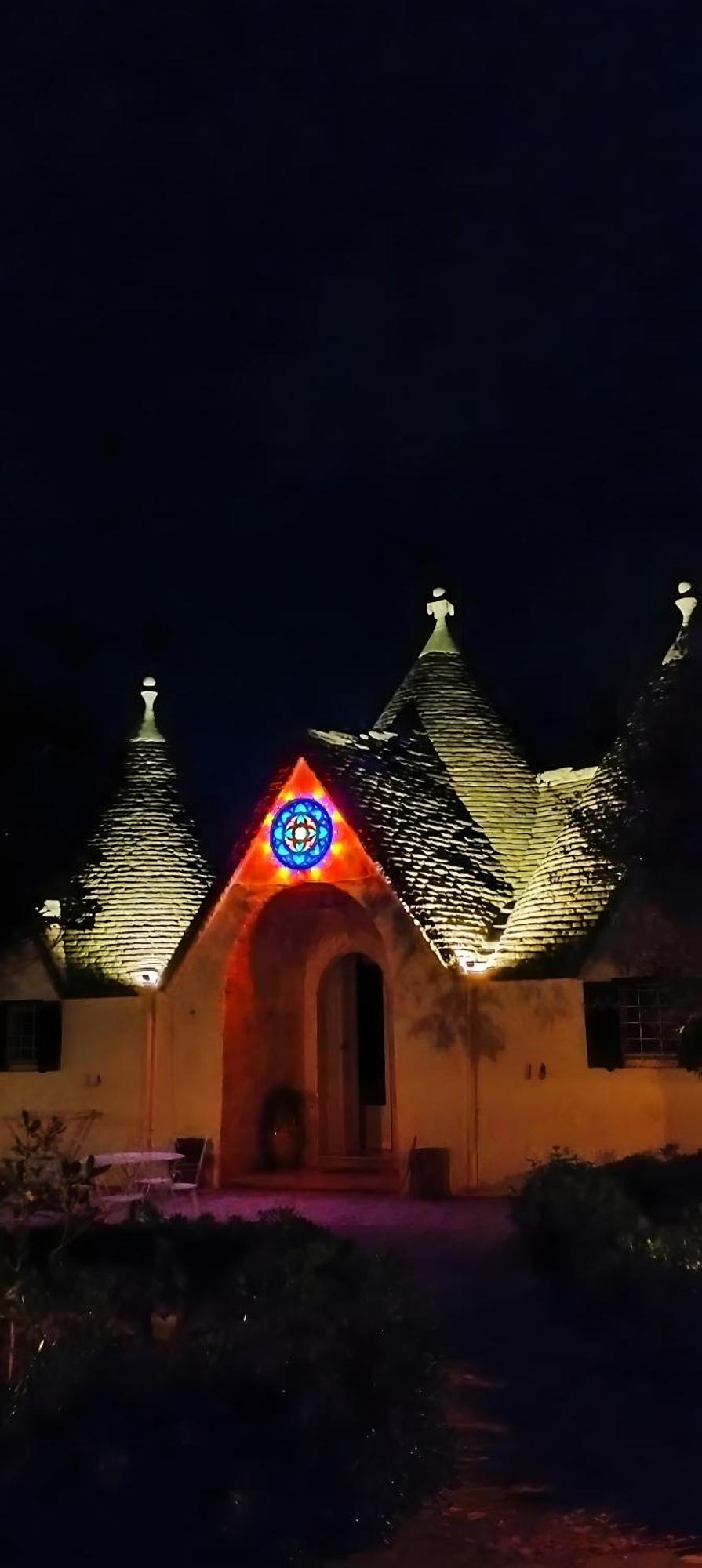 Trullo Degli Anelli In Masseria Cisternino Bagian luar foto